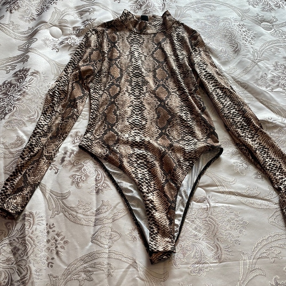 Leopard Print bodysuit